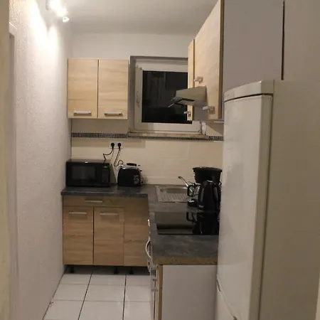 Privatunterkunft Sucht Bewohner *